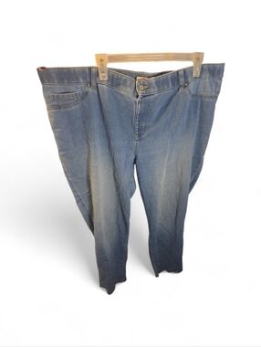 lei Women's Light Blue Distressed Straight Leg Cropped Jeans